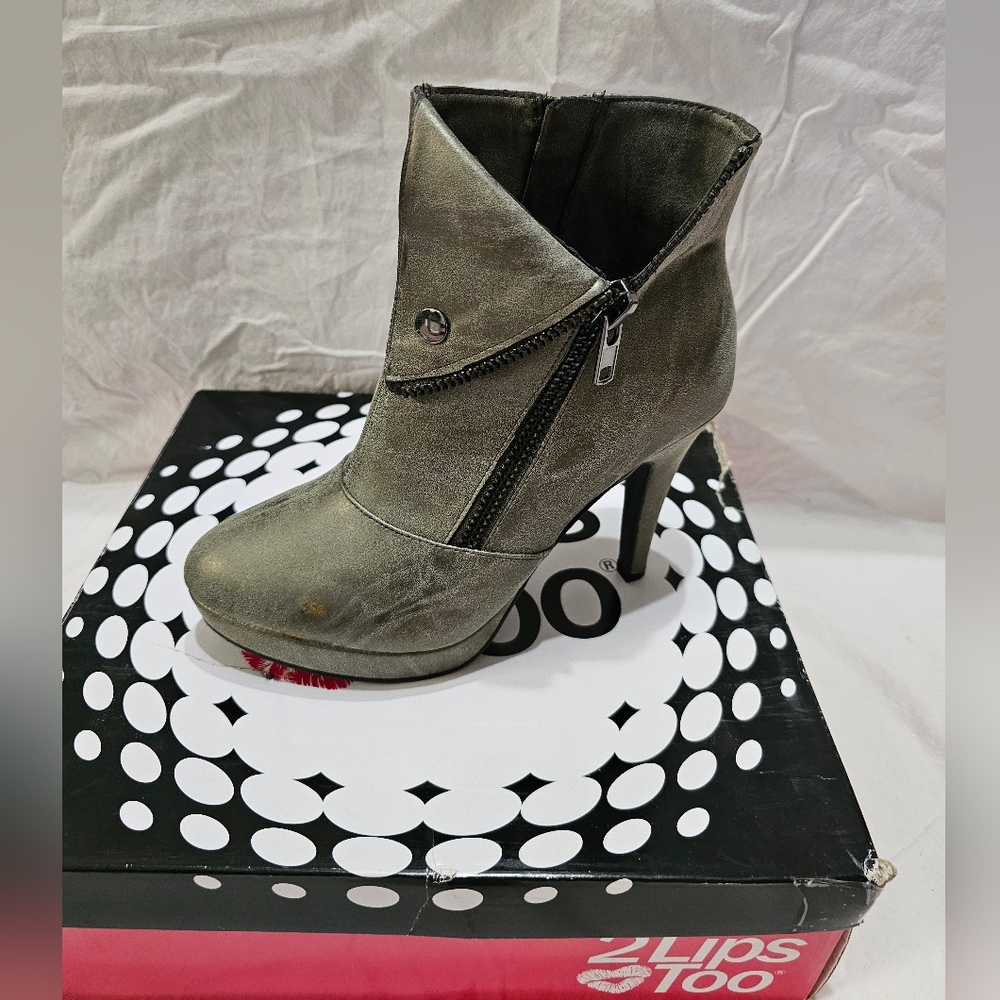 NIB 2 Lips Too High Heeled Boots with Cuffed Top & Zipper Detail